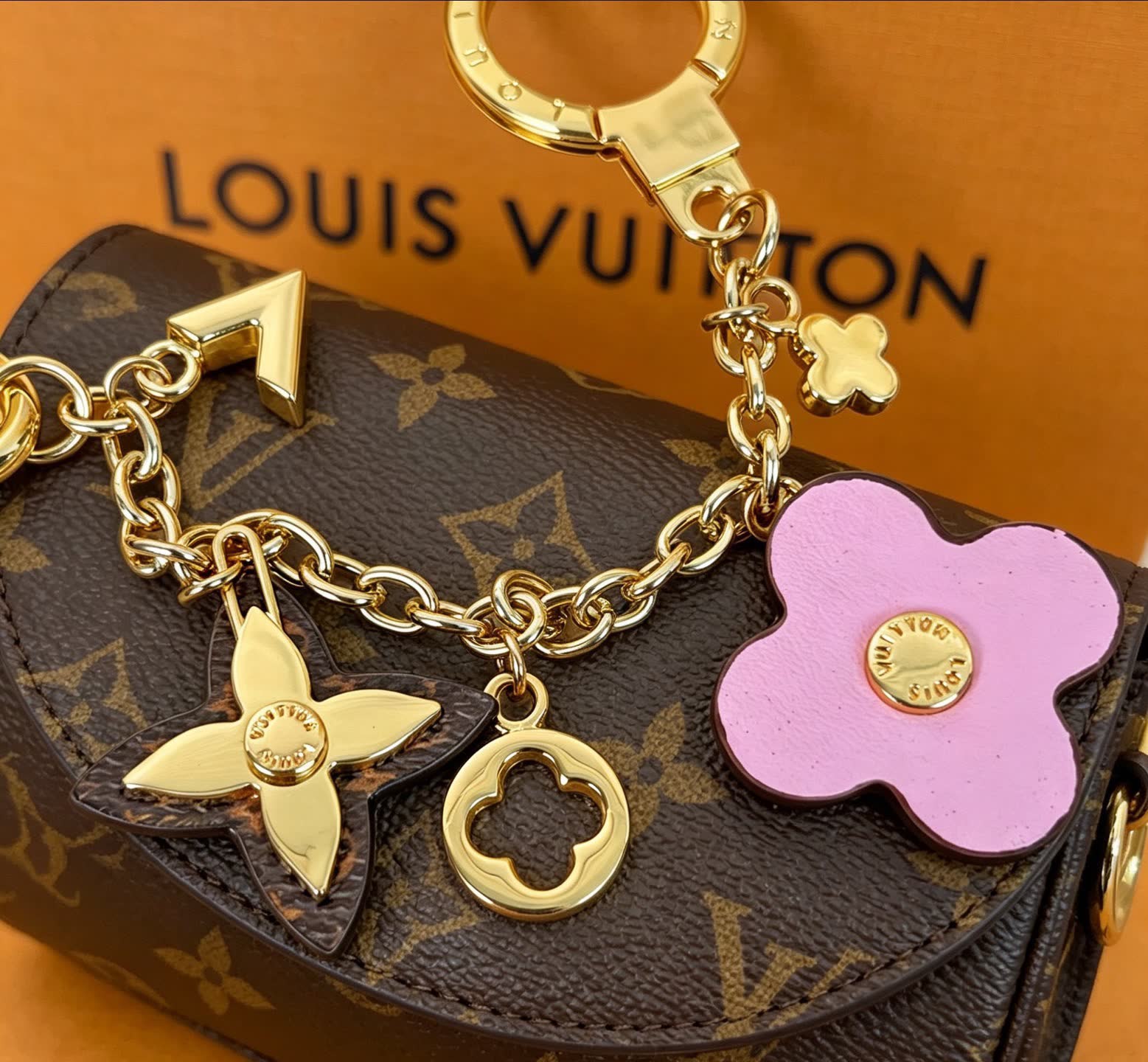 Van Cleef & Arpels Flower Keychain